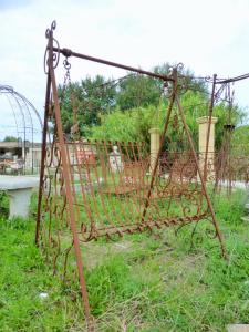 OLD WROUGHT IRON SWING CHAIR. EARLY XXETH CENTURY.