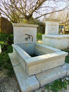  GENUINE  WHITE STONE FOUNTAIN HAND CARVED. 18th CENTURY.